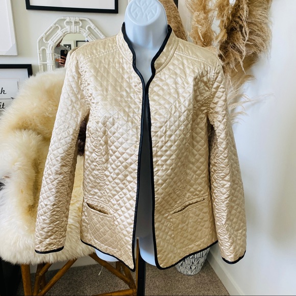 Animal Print Contrasting Black Bias Reversible Quilted Lightweight Jacket - Picture 8 of 8